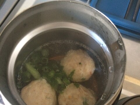 スープジャーレシピ 残り蕎麦つゆの鶏団子スープ レシピ 作り方 By ずぼらった 楽天レシピ